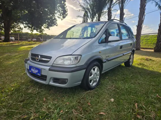 CHEVROLET ZAFIRA 2.0 MPFI COMFORT 8V FLEX 4P MANUAL