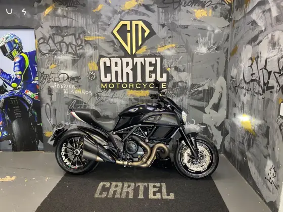 DUCATI DIAVEL DARK 