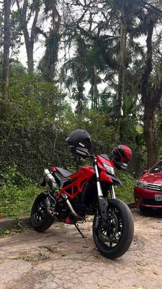 DUCATI HYPERMOTARD 821 