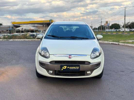 FIAT-PUNTO-2015