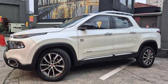 FIAT TORO 2.0 16V TURBO DIESEL VOLCANO 4WD AT9