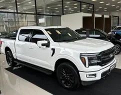 FORD F-150 5.0 V8 GASOLINA CD LARIAT BLACK FX4 AUTOMÁTICO FORD F-150 5.0 V8 GASOLINA CD LARIAT BLACK FX4 AUTOMÁTICO
