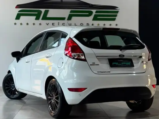 FORD-FIESTA-1.6 TITANIUM HATCH 16V FLEX 4P POWERSHIFT FORD-FIESTA-2015