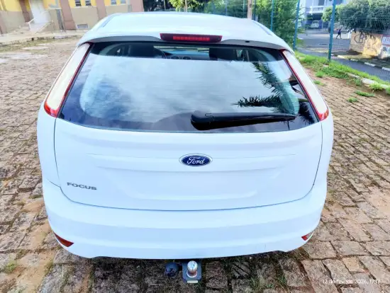 FORD-FOCUS-2012