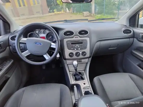 FORD-FOCUS-2012
