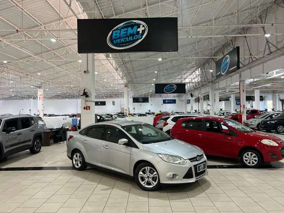 FORD-FOCUS-2.0 S SEDAN 16V FLEX 4P POWERSHIFT FORD-FOCUS-2015