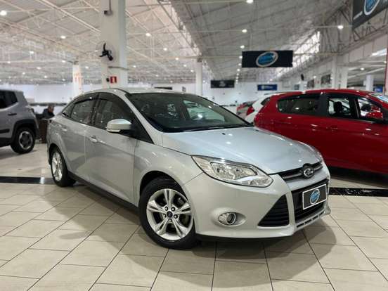 FORD-FOCUS-2015