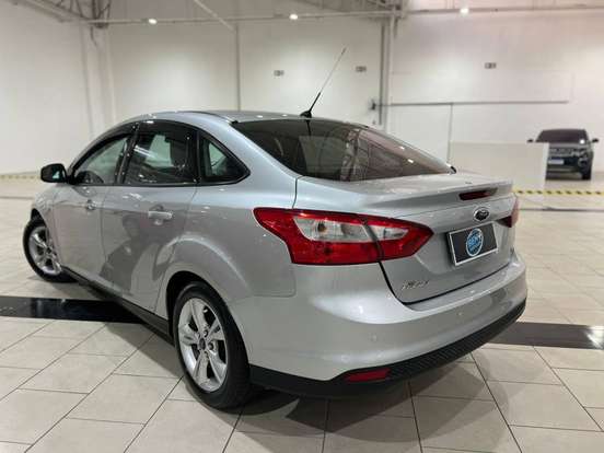 FORD-FOCUS-2.0 S SEDAN 16V FLEX 4P POWERSHIFT FORD-FOCUS-2015