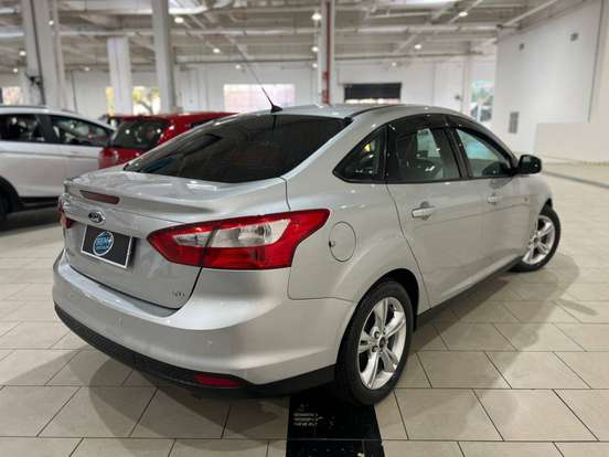 FORD-FOCUS-2015