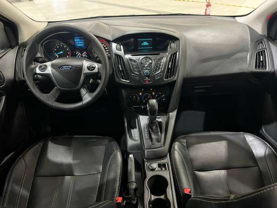 FORD-FOCUS-2015