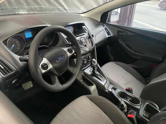 FORD-FOCUS-2014