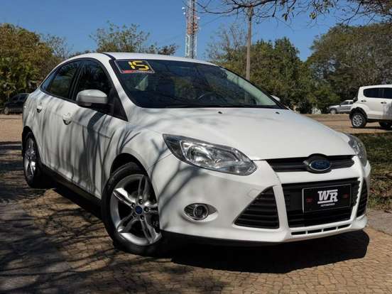 FORD-FOCUS-2015