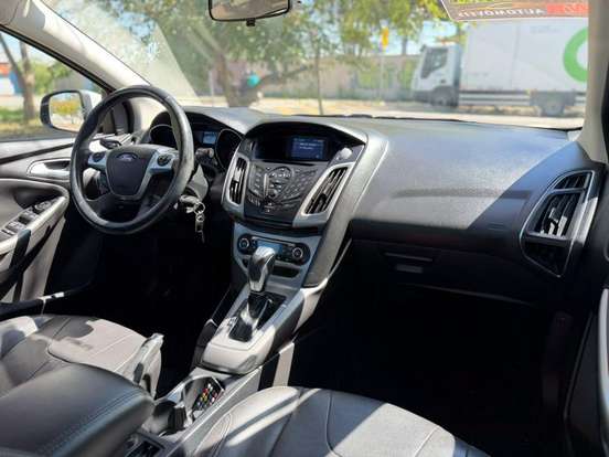FORD-FOCUS-2.0 SE SEDAN 16V FLEX 4P AUTOMÁTICO FORD-FOCUS-2015