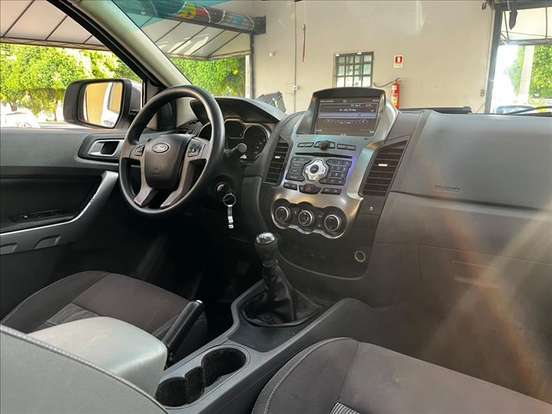 FORD-RANGER-2013