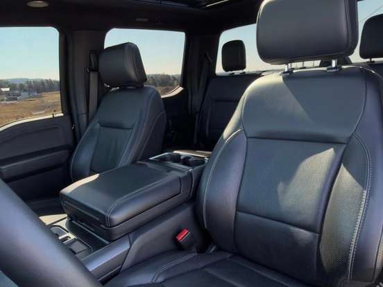 FORD-F-150-5.0 V8 GASOLINA CD LARIAT BLACK FX4 AUTOMÁTICO FORD-F-150-2024