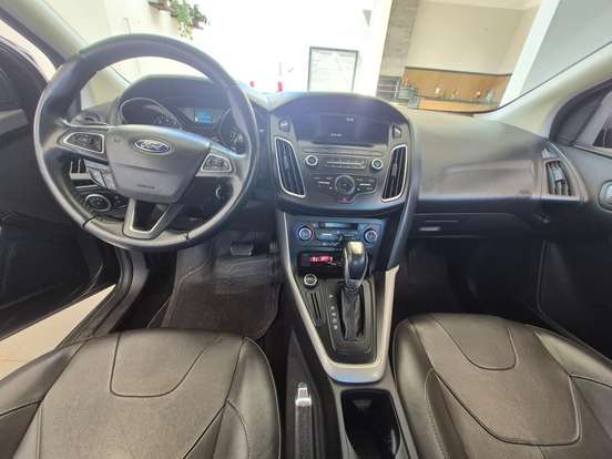 FORD-FOCUS-2.0 SE 16V FLEX 4P POWERSHIFT FORD-FOCUS-2015