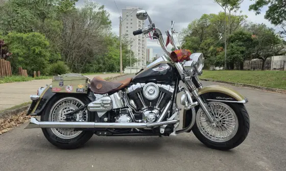 HARLEY-DAVIDSON SOFTAIL DELUXE 