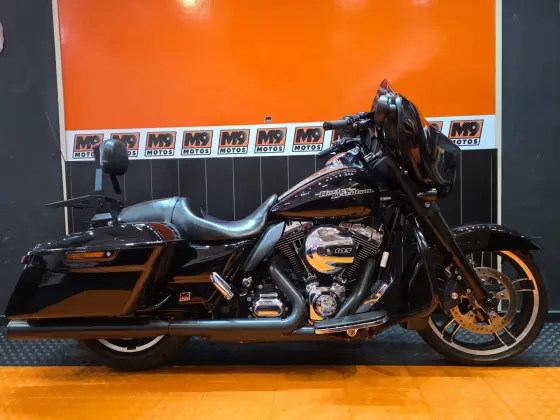 HARLEY-DAVIDSON STREET GLIDE 