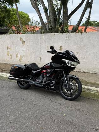 HARLEY-DAVIDSON CVO ROAD GLIDE ST 
