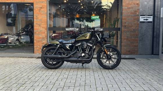 HARLEY-DAVIDSON SPORTSTER XL 883N IRON 