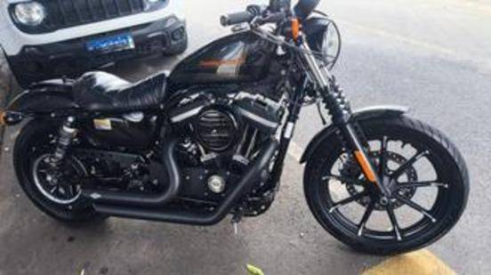 HARLEY-DAVIDSON SPORTSTER IRON 883 