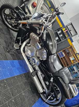 HARLEY-DAVIDSON-V-ROD MUSCLE-2015