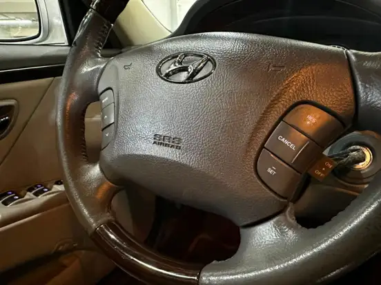 HYUNDAI-AZERA-2010