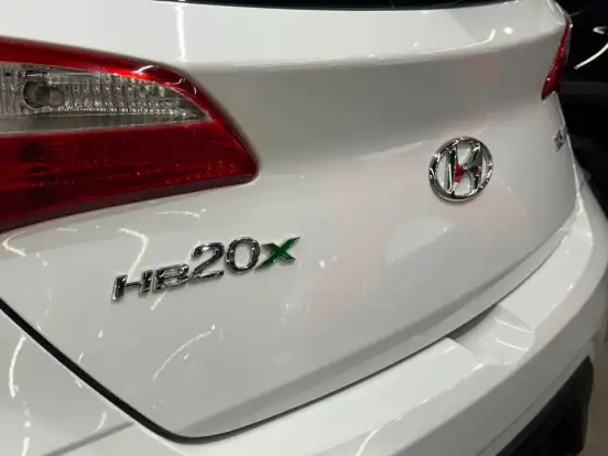 HYUNDAI-HB20-2013