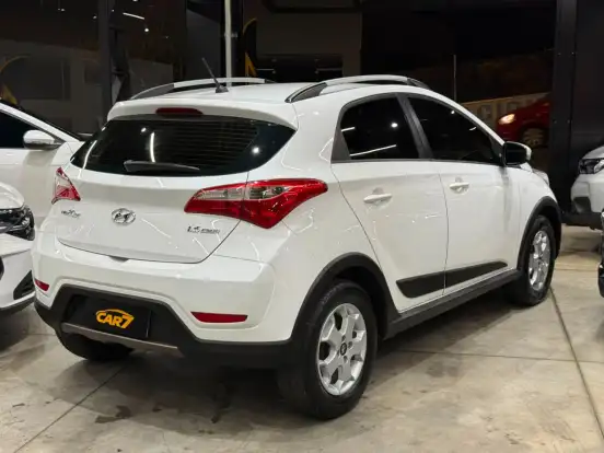 HYUNDAI-HB20-2013