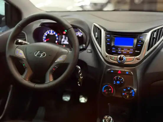 HYUNDAI-HB20-2013