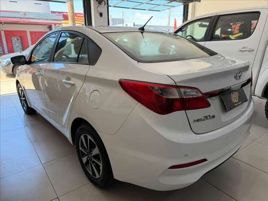 HYUNDAI-HB20-2017