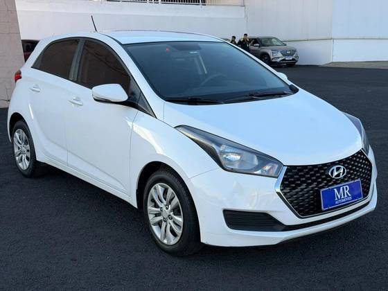 HYUNDAI HB20 1.0 COMFORT PLUS 12V FLEX 4P MANUAL
