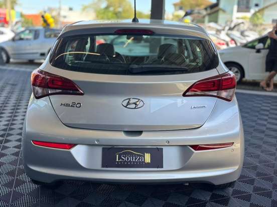 HYUNDAI-HB20-1.6 COPA DO MUNDO FIFA 16V FLEX 4P AUTOMÁTICO HYUNDAI-HB20-2018