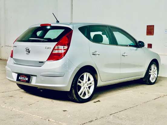 HYUNDAI-I30-2010