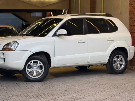 HYUNDAI-TUCSON-2.0 MPFI GLS TOP 16V 143CV 2WD FLEX 4P AUTOMÁTICO HYUNDAI-TUCSON-2015