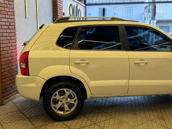 HYUNDAI-TUCSON-2.0 MPFI GLS TOP 16V 143CV 2WD FLEX 4P AUTOMÁTICO HYUNDAI-TUCSON-2015