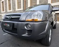 HYUNDAI TUCSON 2.0 MPFI GLS 16V 143CV 2WD FLEX 4P AUTOMÁTICO HYUNDAI TUCSON 2.0 MPFI GLS 16V 143CV 2WD FLEX 4P AUTOMÁTICO