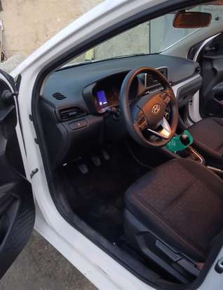 HYUNDAI-HB20-2023