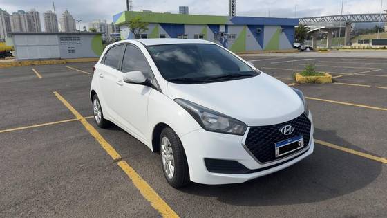HYUNDAI HB20 1.6 COMFORT PLUS 16V FLEX 4P AUTOMÁTICO