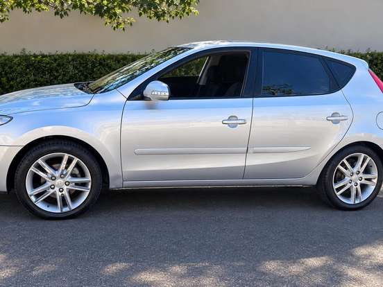 HYUNDAI-I30-2.0 MPI 16V GASOLINA 4P AUTOMÁTICO HYUNDAI-I30-2010