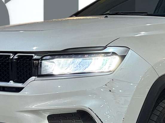 JEEP-COMMANDER-2023