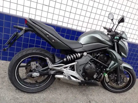 KAWASAKI-ER-6N-2012