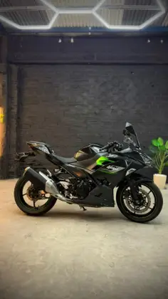 KAWASAKI NINJA 400 