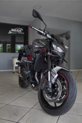KAWASAKI Z900 