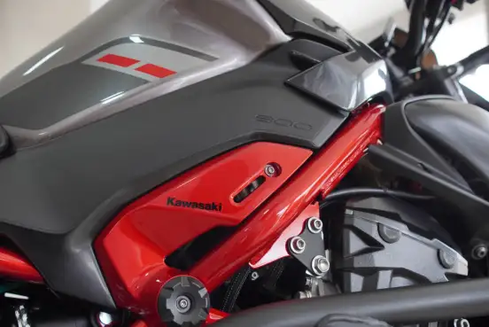KAWASAKI-Z900 KAWASAKI-Z900-2025