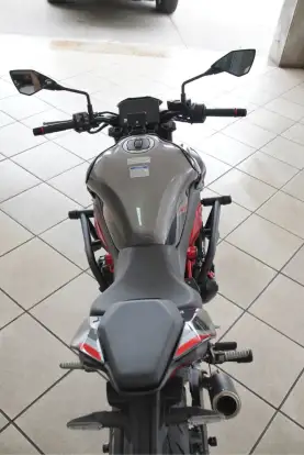 KAWASAKI-Z900-2025