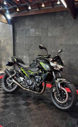 KAWASAKI Z400 