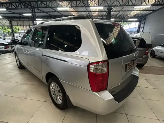 KIA-CARNIVAL-3.5 EX V6 24V GASOLINA 4P AUTOMÁTICO KIA-CARNIVAL-2011