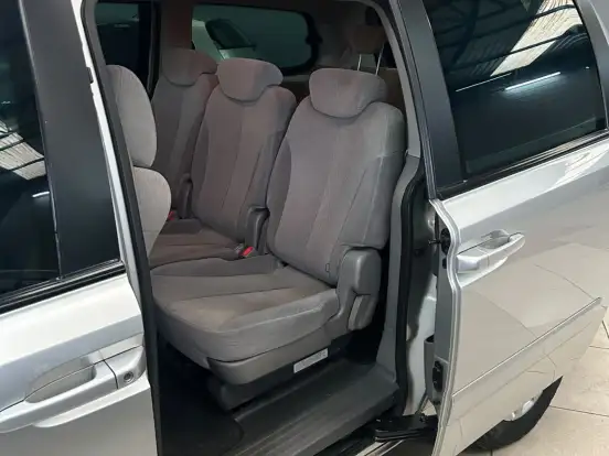 KIA-CARNIVAL-3.5 EX V6 24V GASOLINA 4P AUTOMÁTICO KIA-CARNIVAL-2011