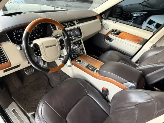 LAND ROVER-RANGE ROVER VOGUE-4.4 AUTOBIOGRAPHY SDV8 4X4 TURBO DIESEL 4P AUTOMÁTICO LAND ROVER-RANGE ROVER VOGUE-2020